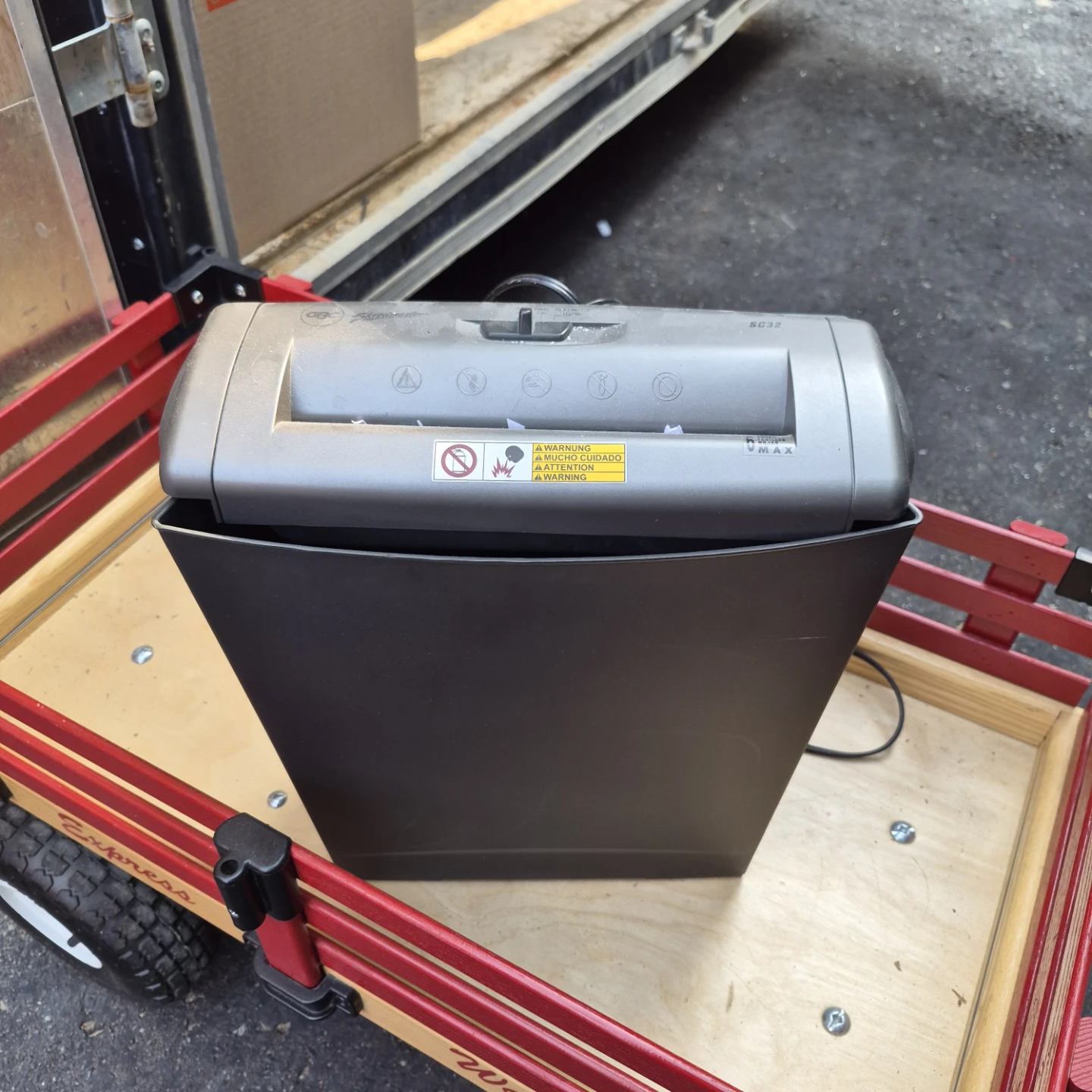 GBC ShredMaster SC32 Paper Shredder