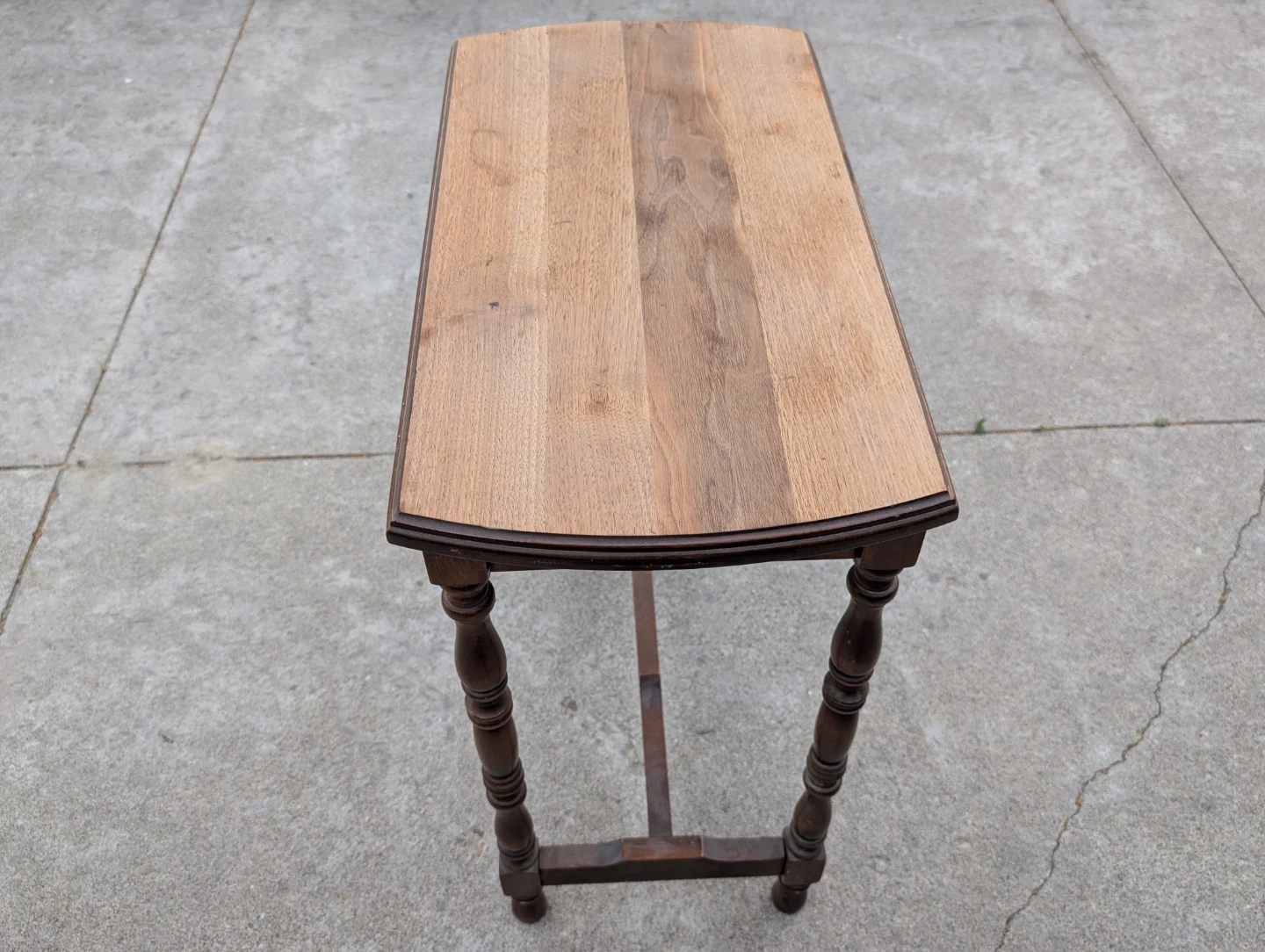 Wooden Accent Table with Spindle Legs - photo 4
