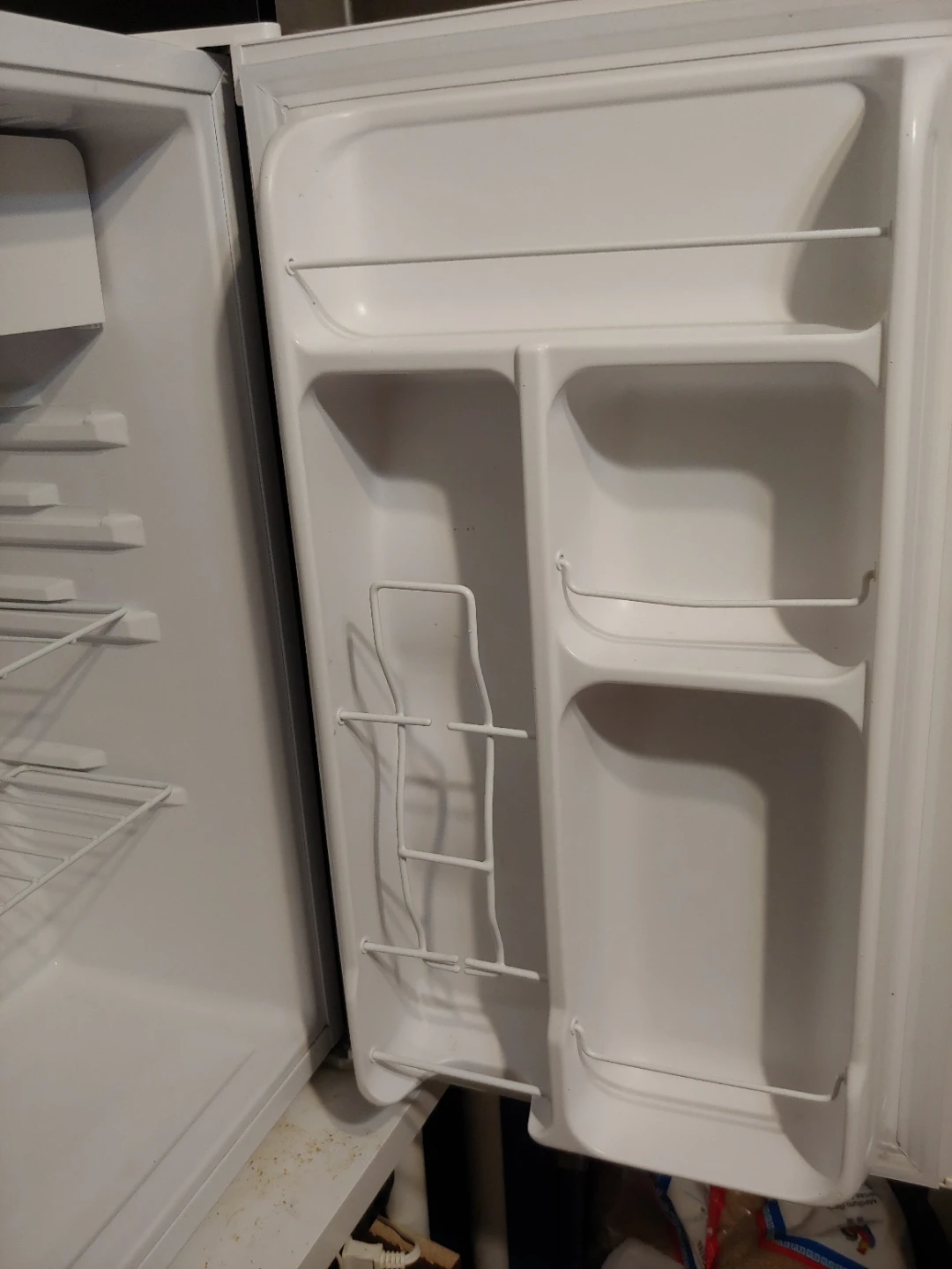Master Chef Mini Fridge 043-0289-2 - photo 4