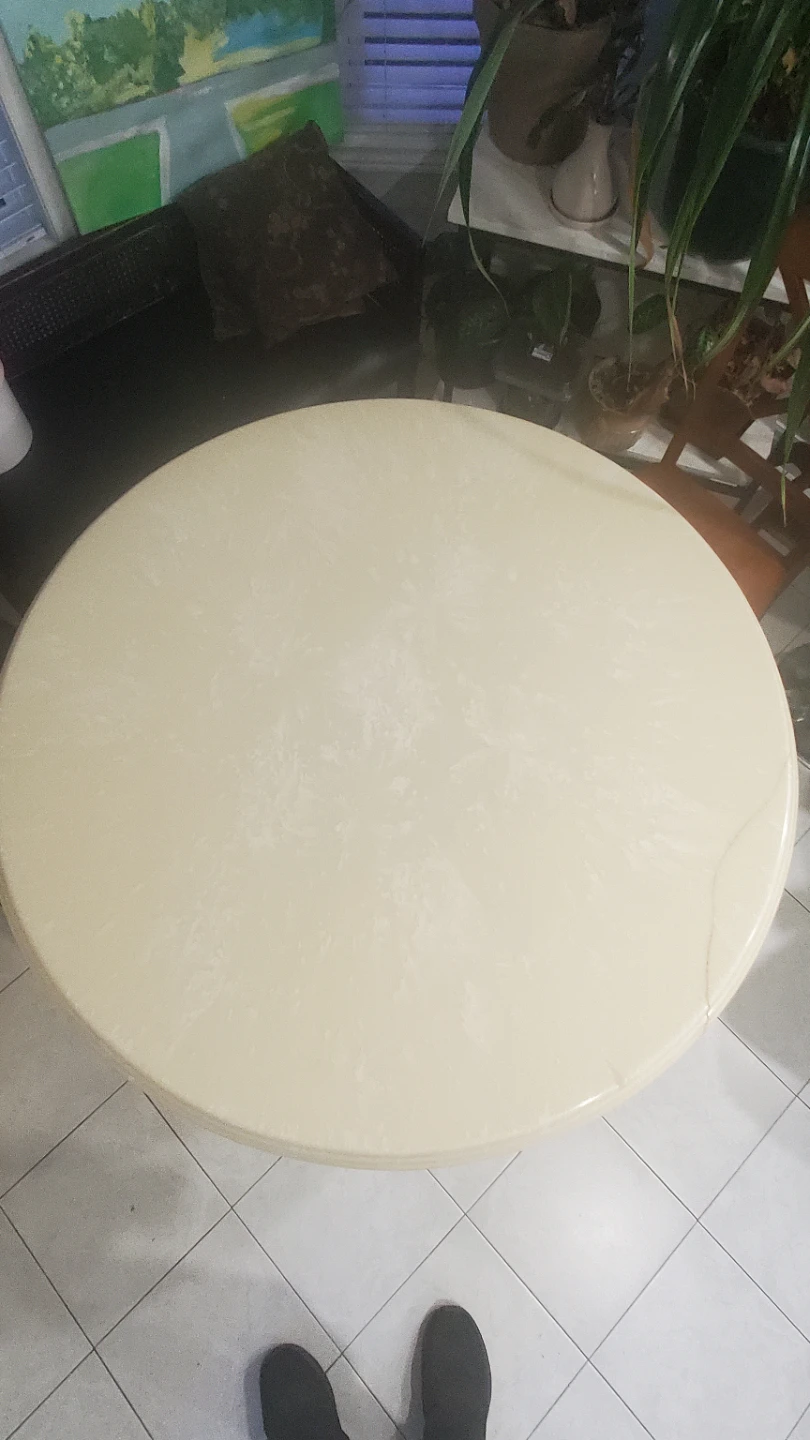Round Pedestal Dining Table - photo 4