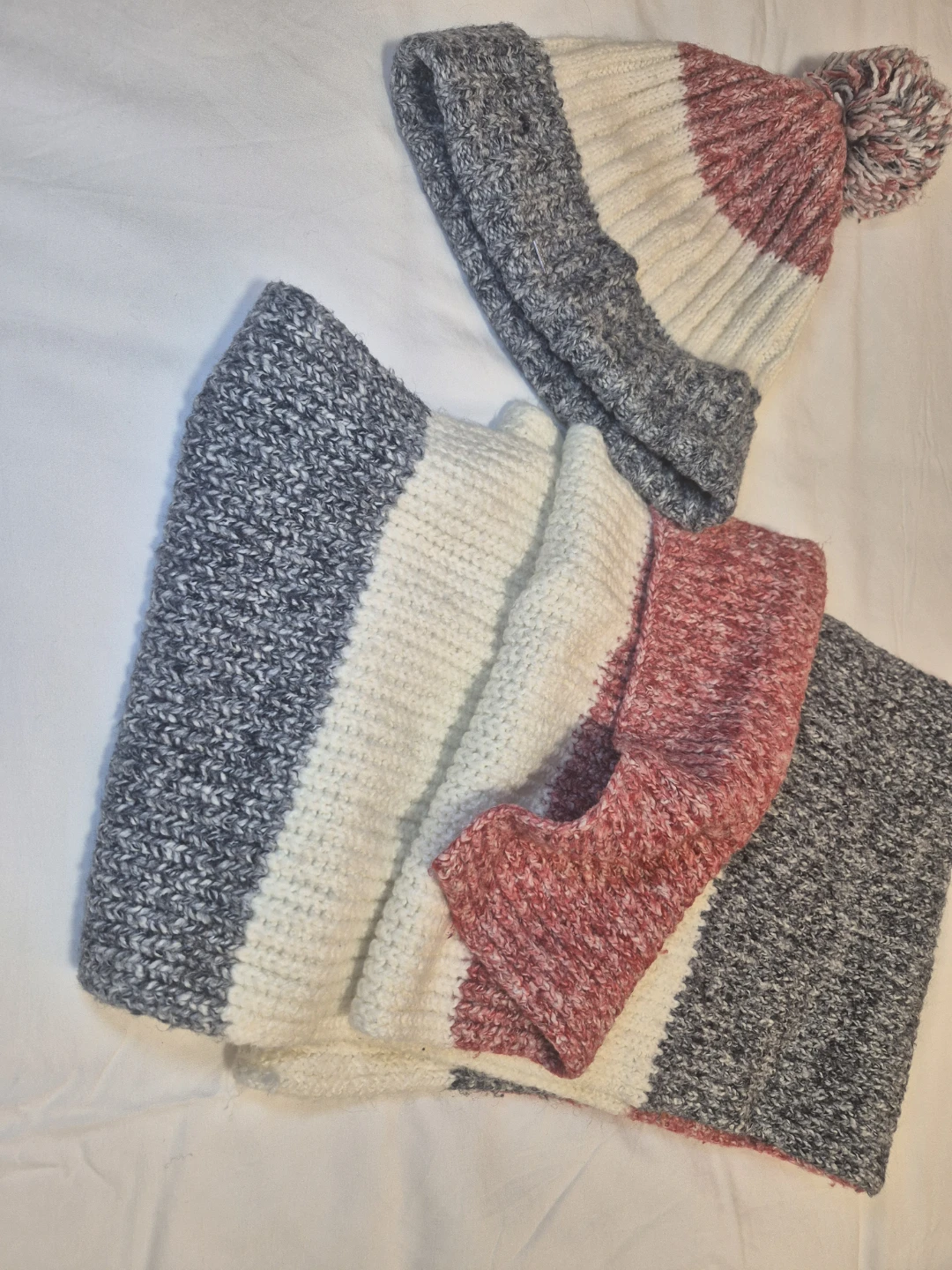Tommy Hilfiger Hat and Scarf Set - photo 2