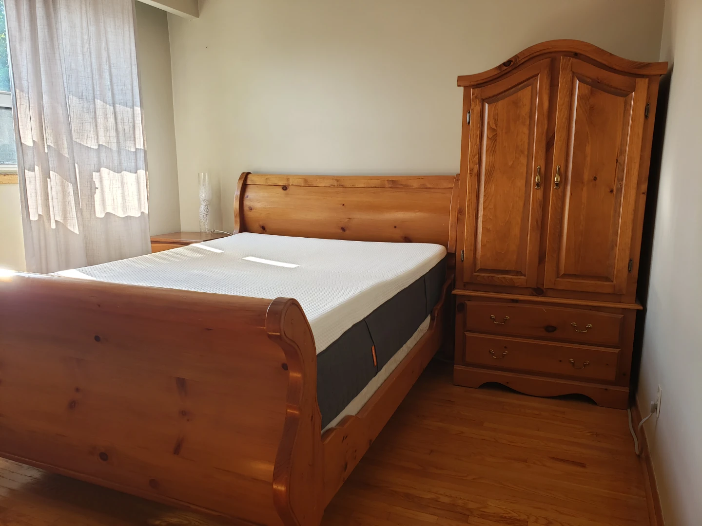 Solid Oak Sleigh Bed set - photo 3