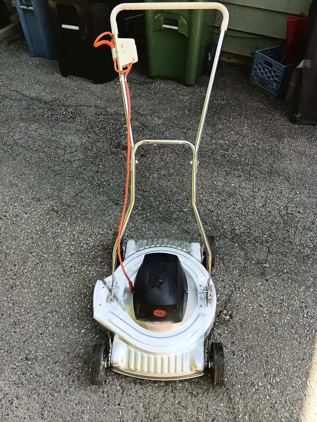 GE Compact 18" Electric Lawnmower - photo 2