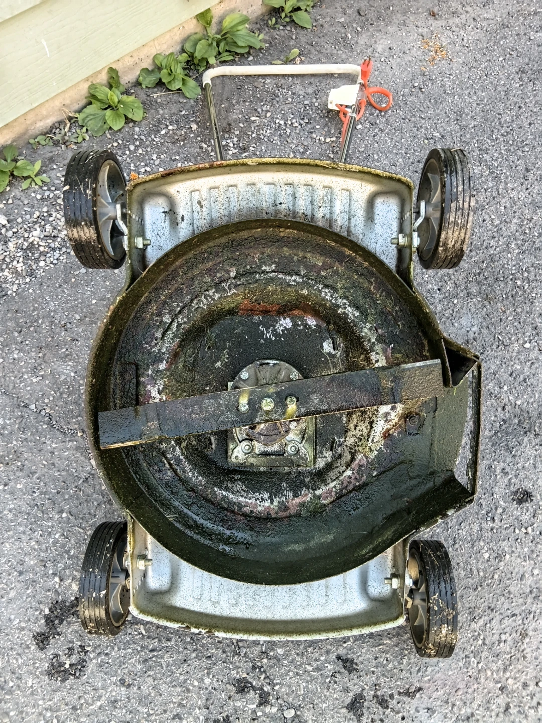 GE Compact 18" Electric Lawnmower - photo 4