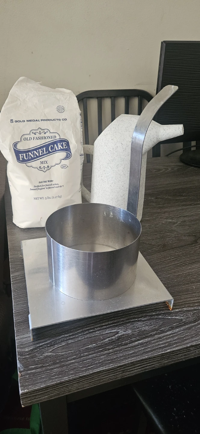 Gold Medal Old Fashioned Funnel Cake Mix with Batter Dispenser