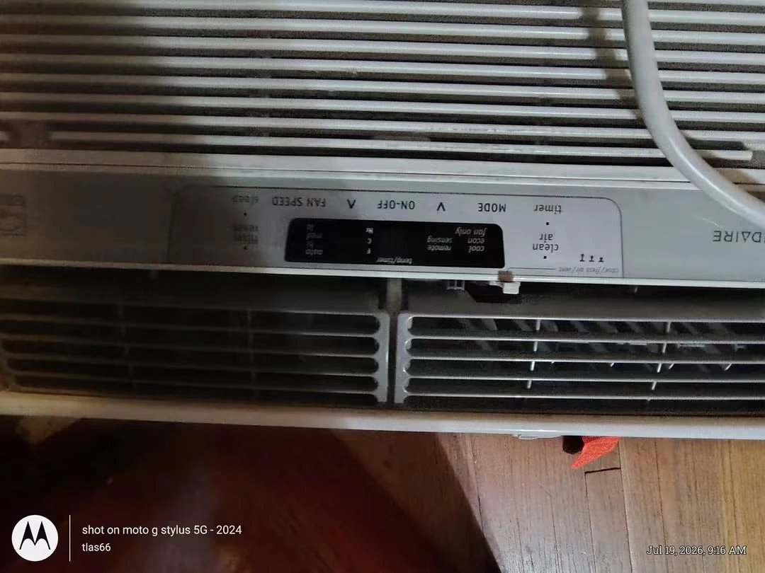 Frigidaire Window Air Conditioner - photo 2