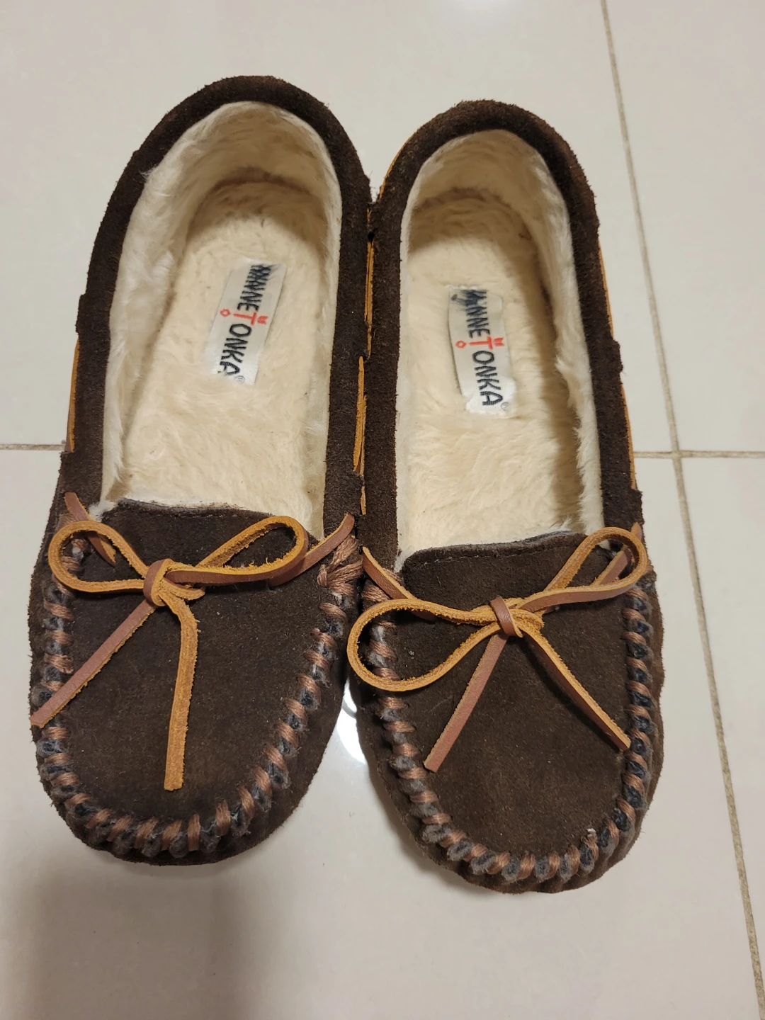 Minnetonka Sheepskin Lined Moccasins
