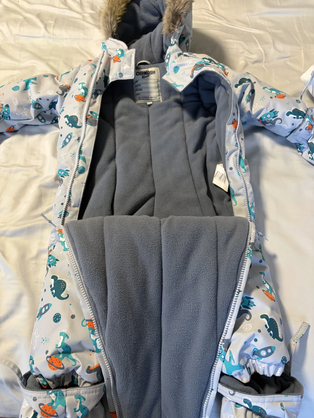 OshKosh B'gosh Snowsuit - 18M - photo 3