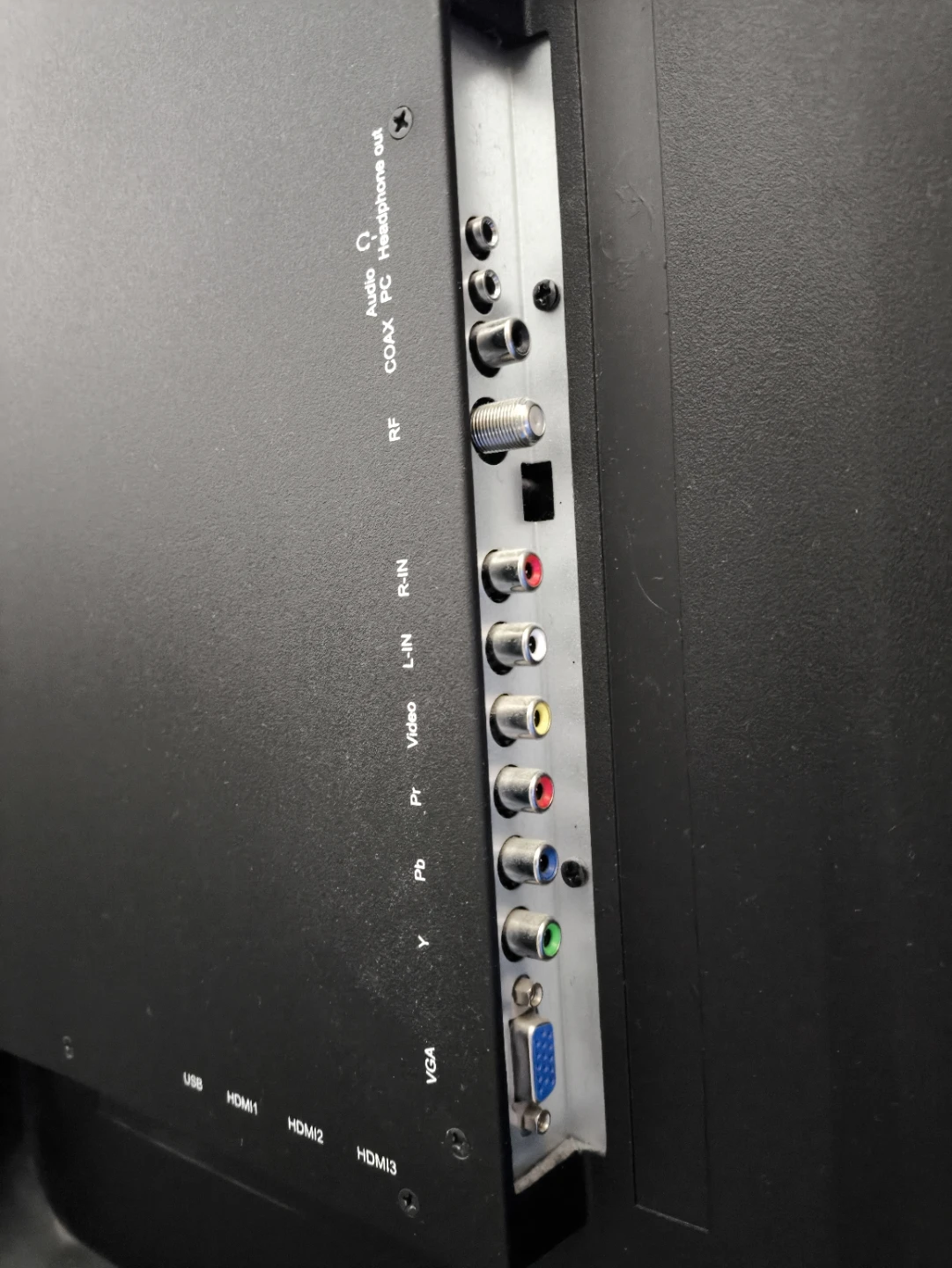 Selling a 55" Haier LED TV in excellent working condition. - photo 4
