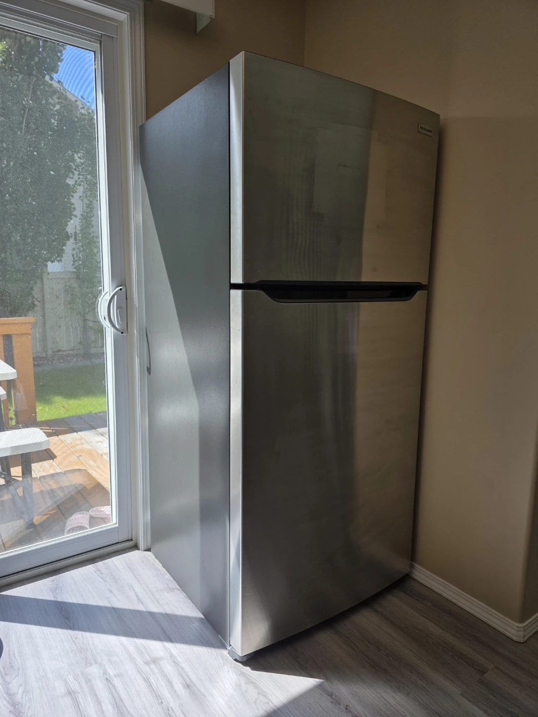 Frigidaire Stainless Steel Top Freezer Refrigerator
