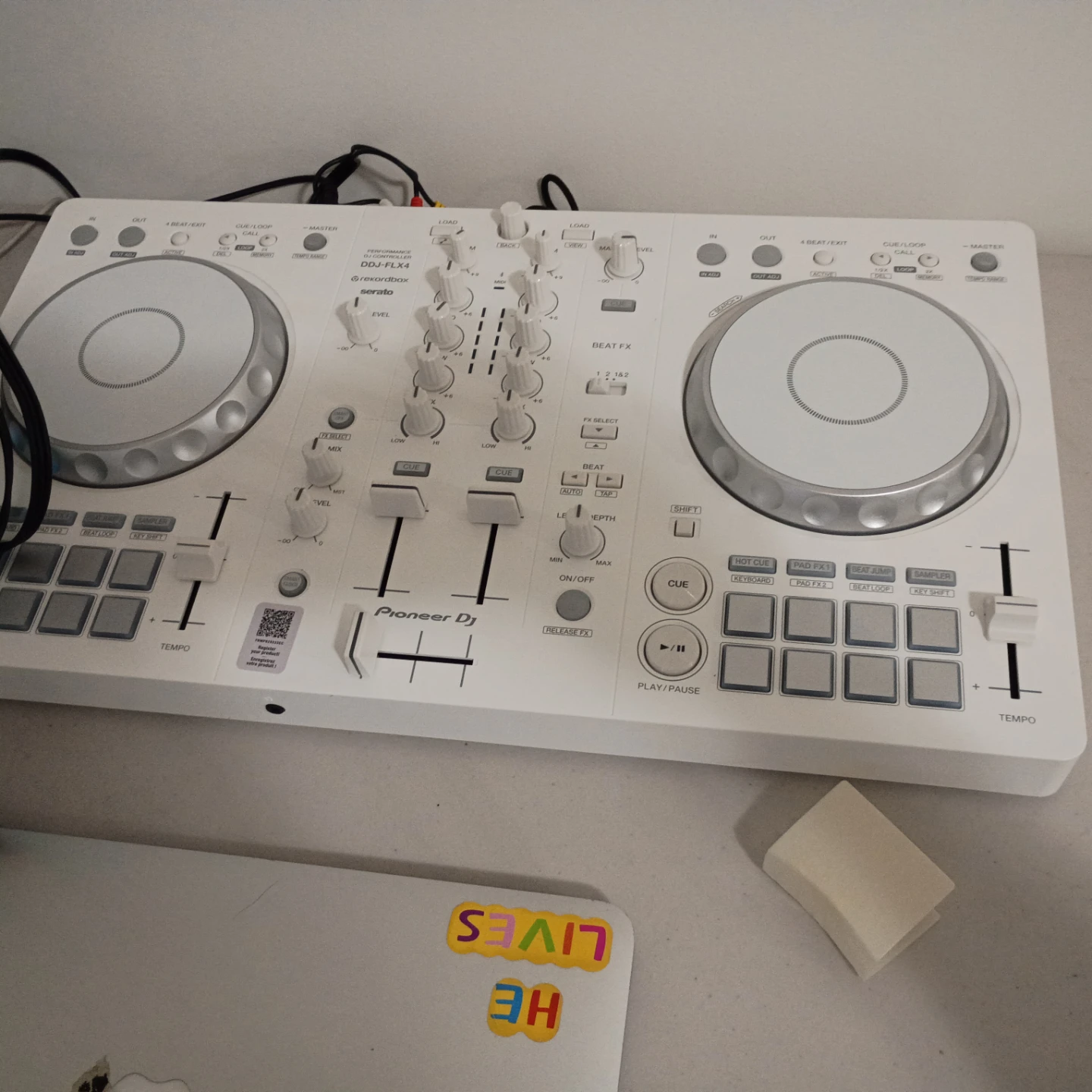 Pioneer DJ DDJ-FLX4 DJ Controller