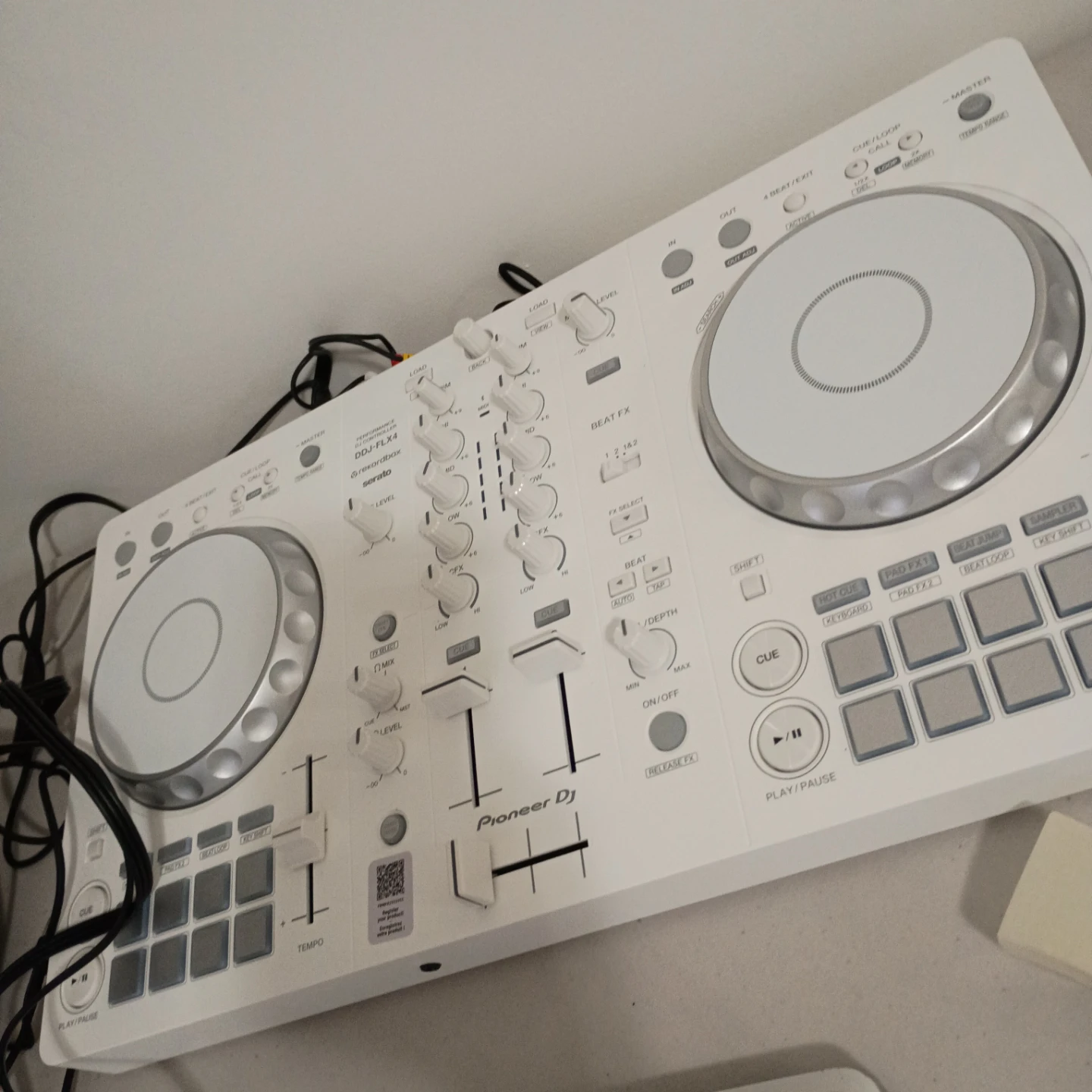 Pioneer DJ DDJ-FLX4 DJ Controller - photo 2