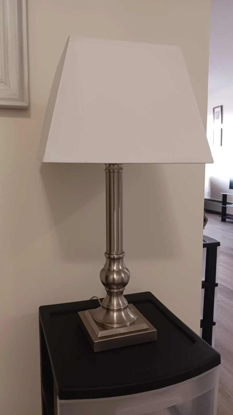 Mirror and table lamp - photo 2