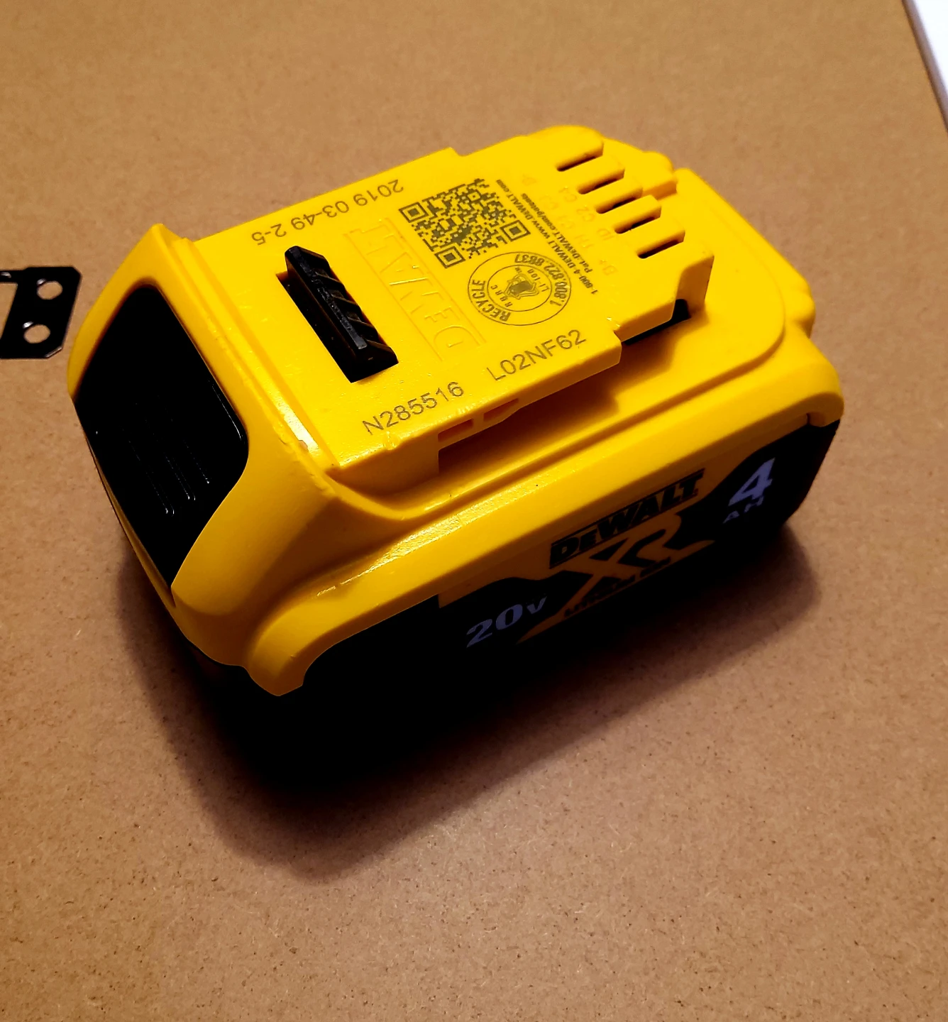 DEWALT DCB204, 20V MAX Li-Ion Battery (4.0 Ah) - photo 3