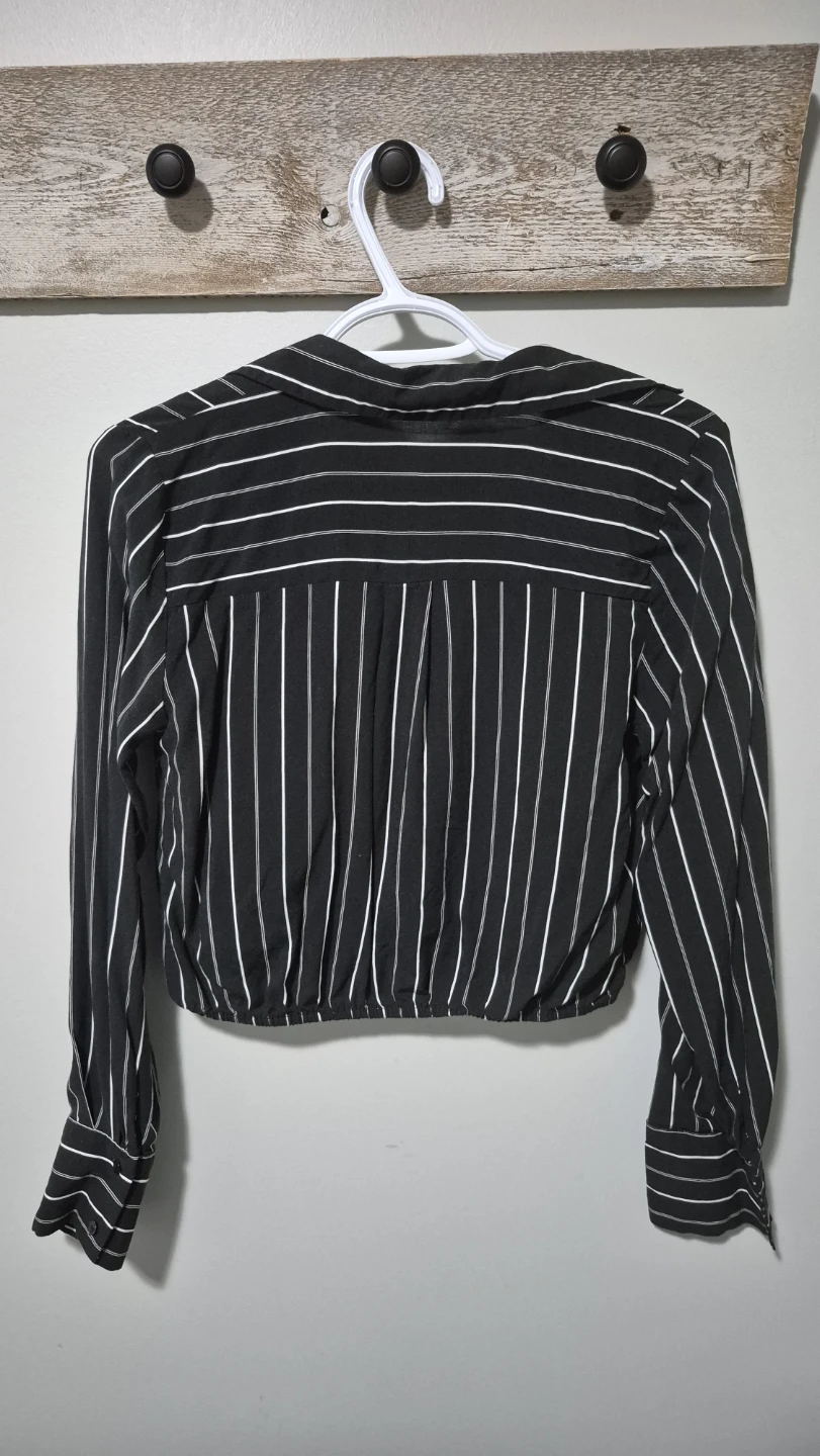 Black and White Striped Cropped Button-Up Shirt - photo 2