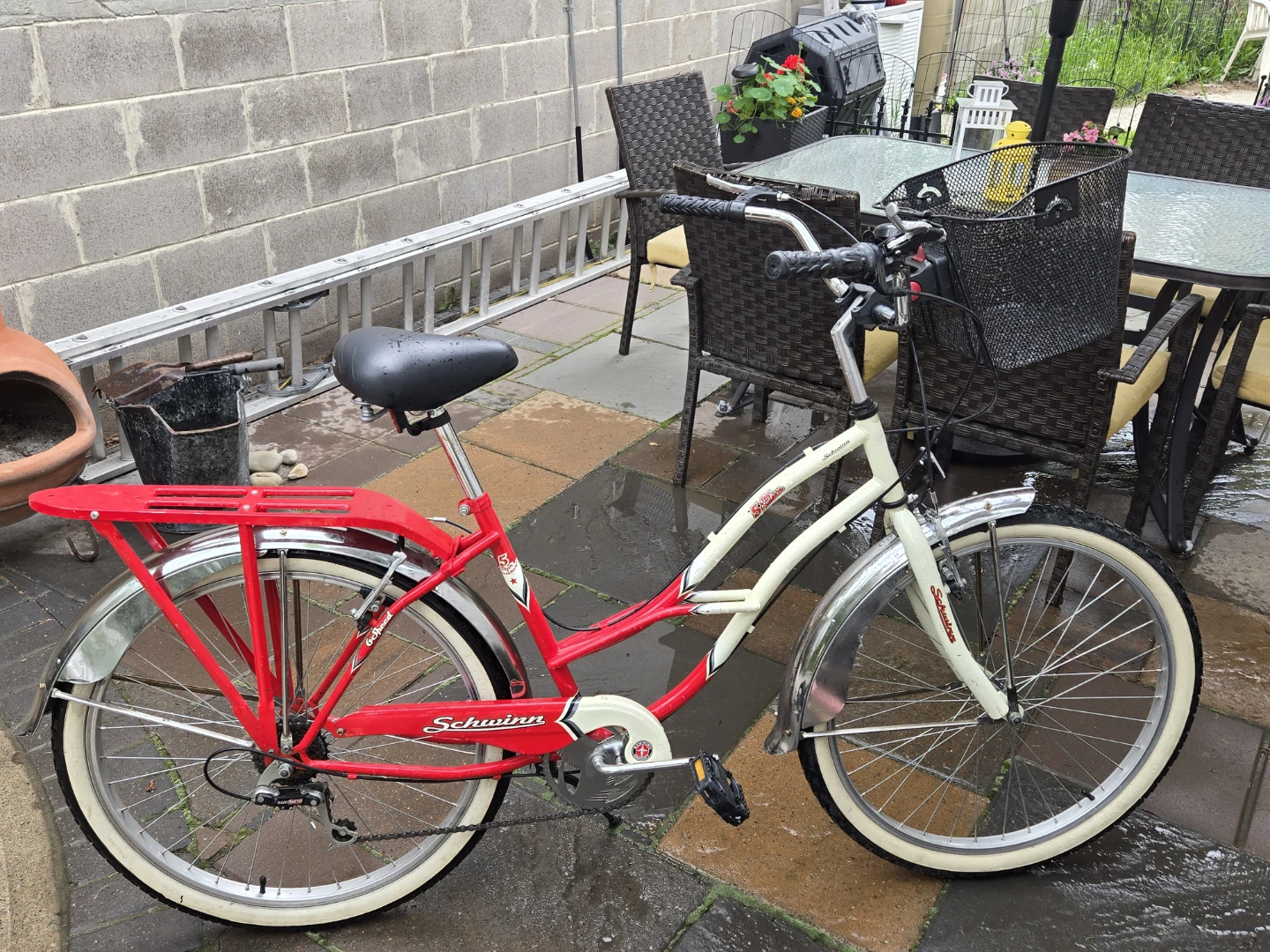 Women's Schwinn 5 Star Cruiser 6-Speed Bicycle
