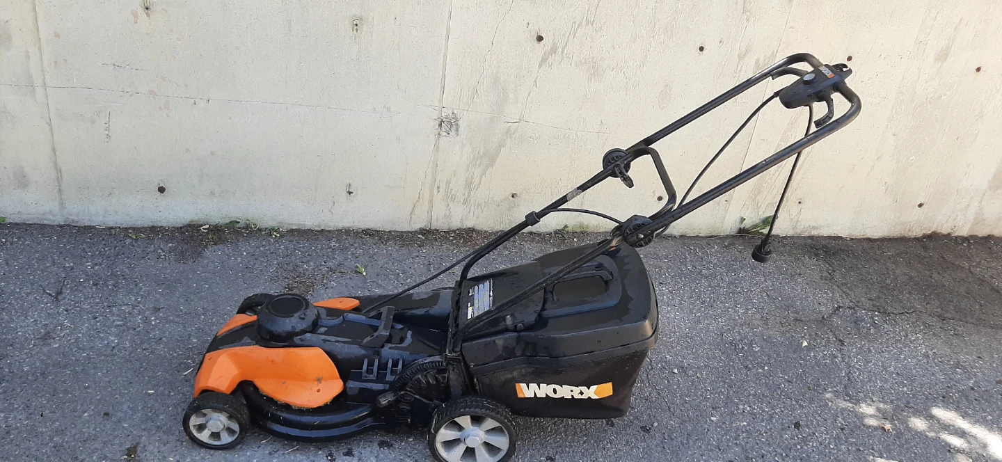 WORX Premium Compact 17" Electric Lawn Mower & Bag