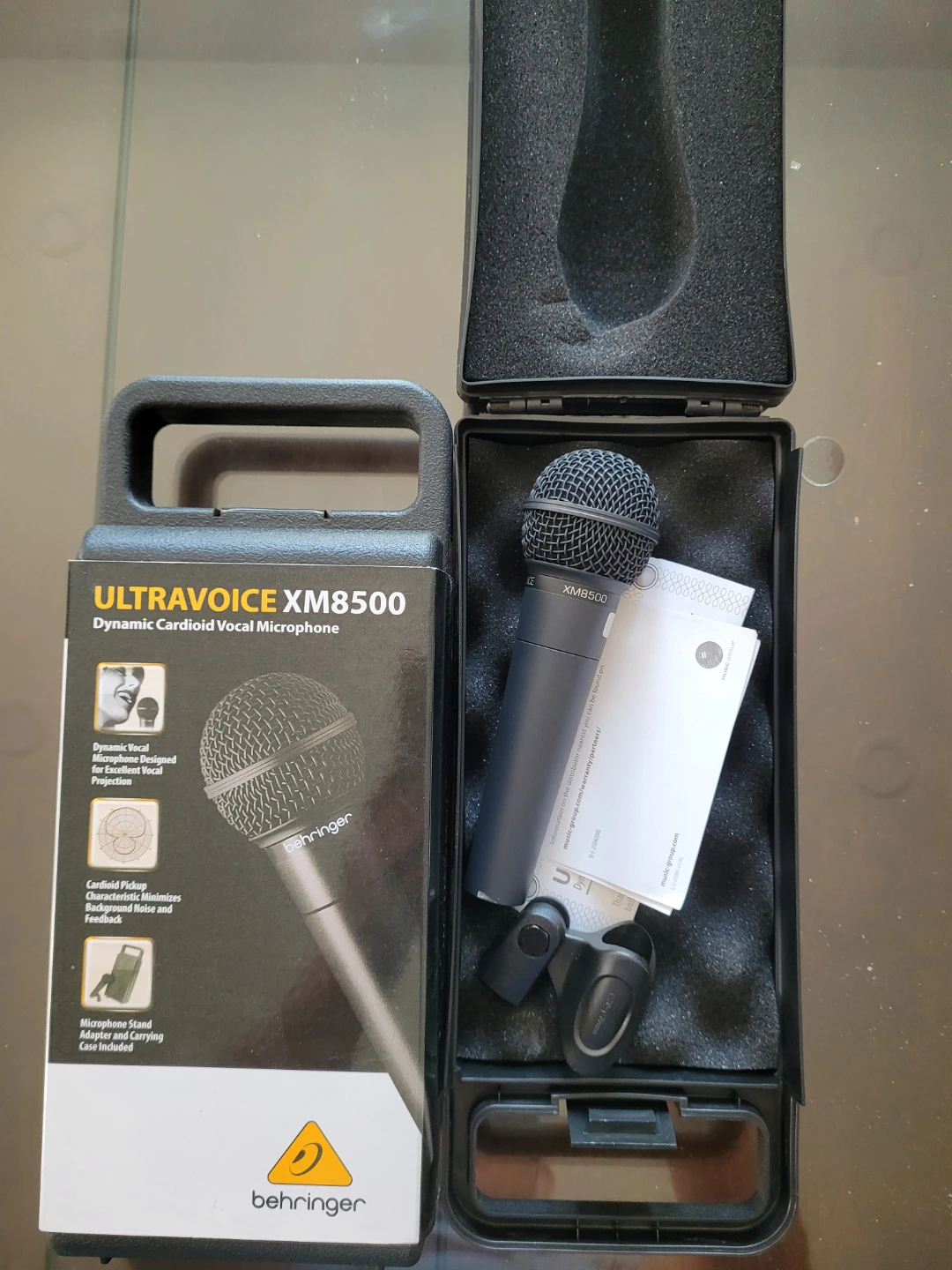 Behringer - XM8500 Ultravoice Dynamic Cardoid Vocal Microphone