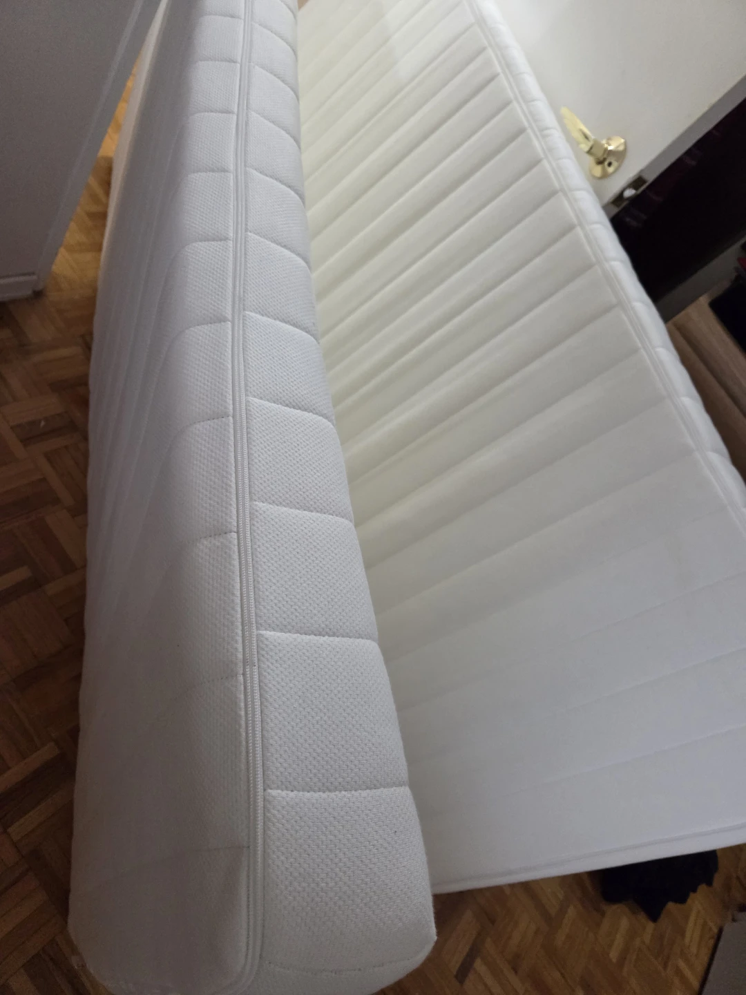 Twin size mattresses - smoke & pet free! - photo 3