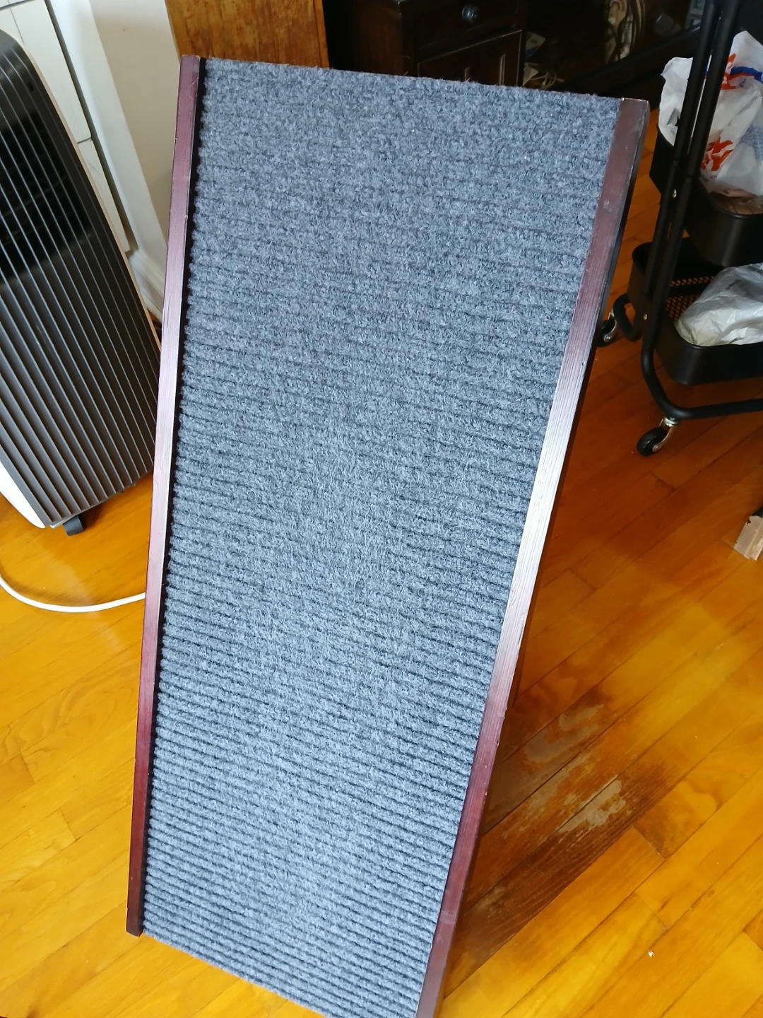 Wooden Pet Ramp for Dogs and Cats 2ft high - photo 3