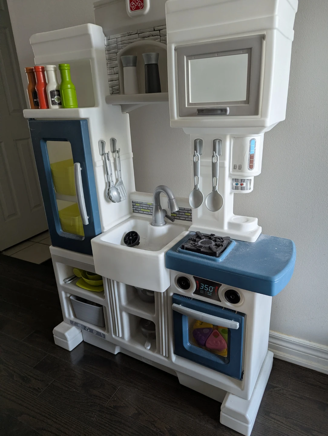 Kids kitchen set
