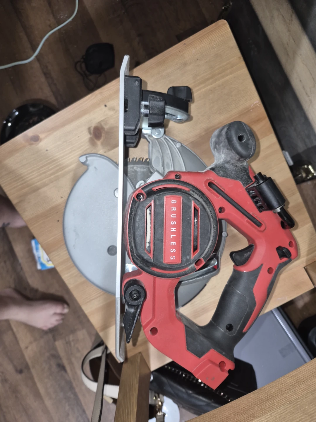 Milwaukee M18 7 1/4" Cordless Circular Saw - photo 2