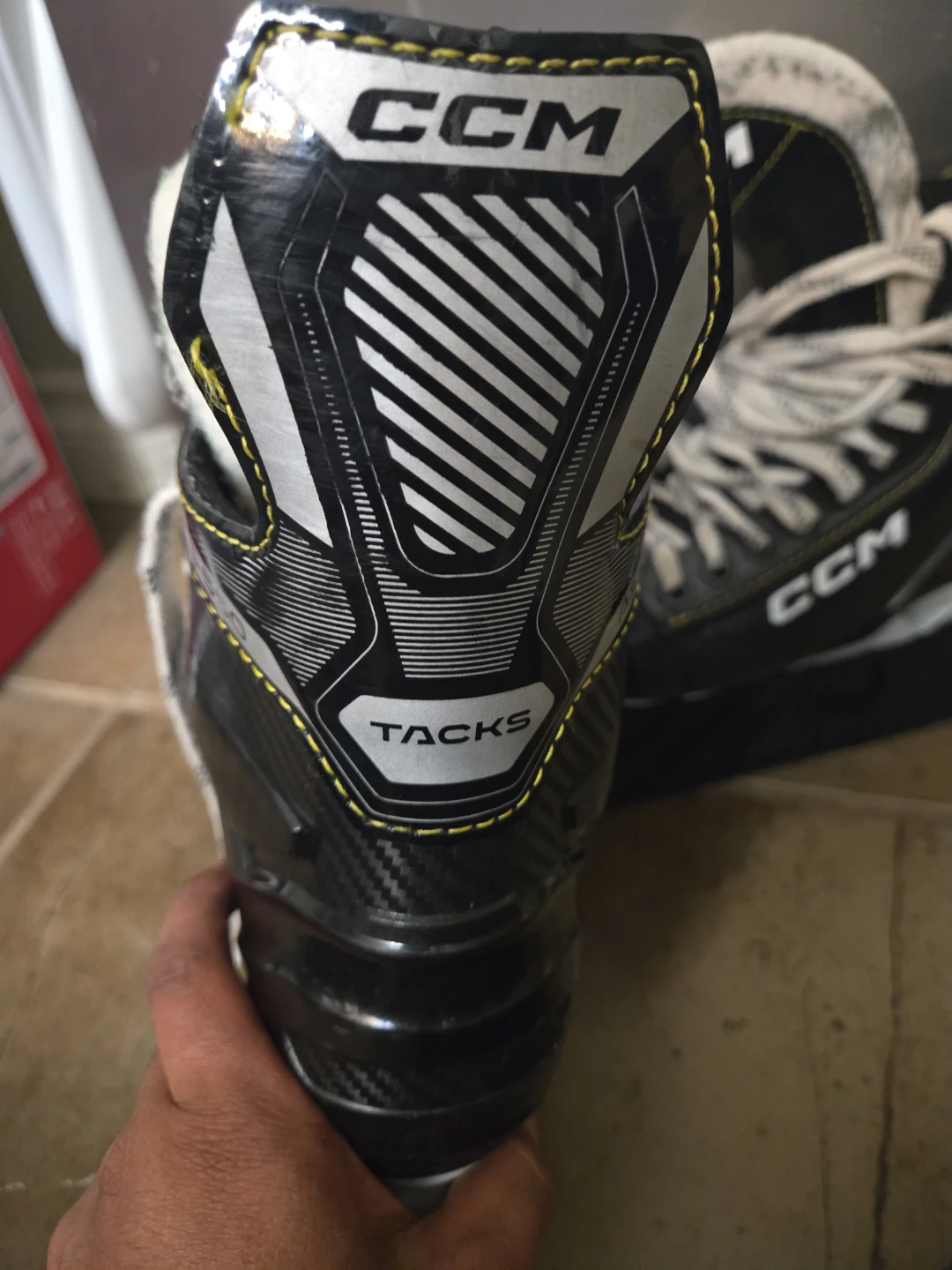 CCM AS 550 Tacks Hockey Skates - photo 2