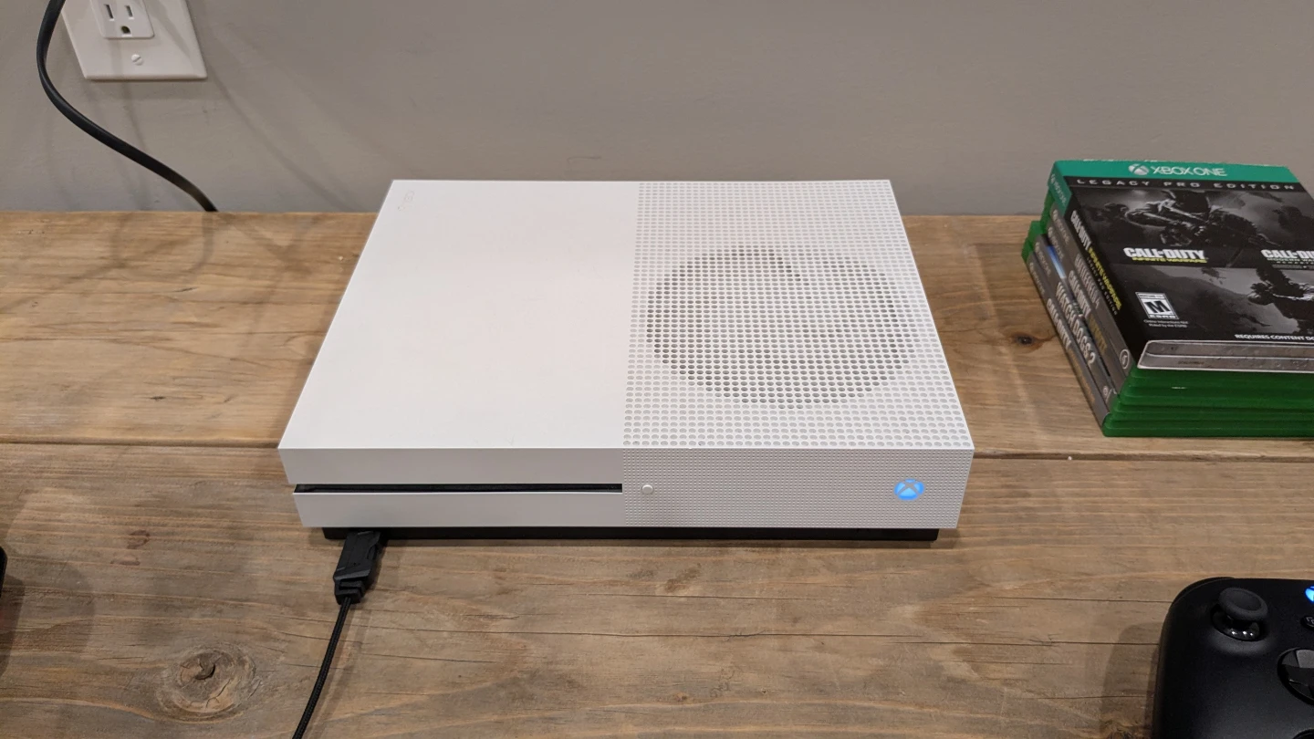 Xbox One S 500GB Console with controller headset & games - photo 3