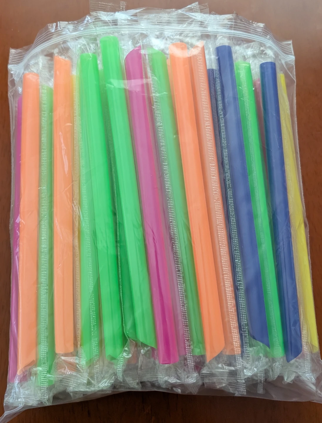 Bag of colourful plastic drinking straws - photo 2