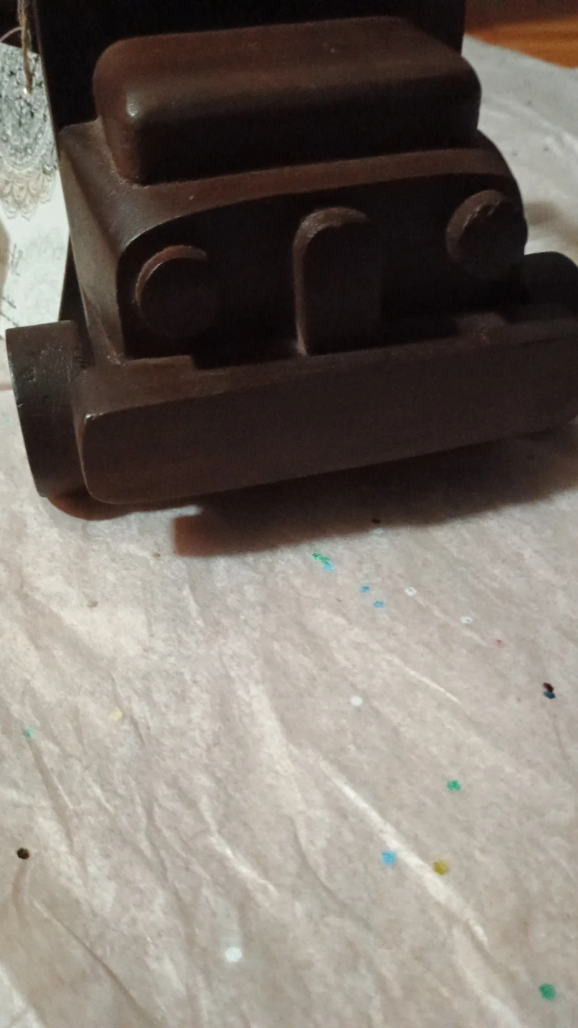 Rustic Wooden Truck Decor - photo 4