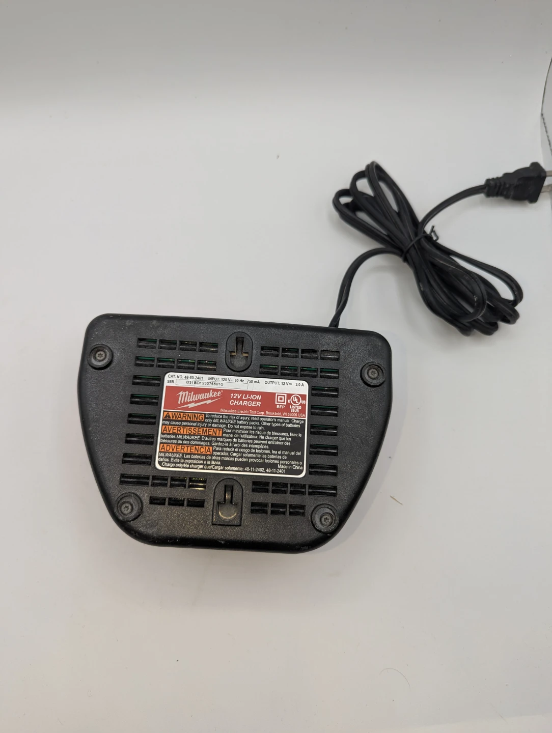 Milwaukee M12 12V Lithium-Ion Battery Charger - photo 2