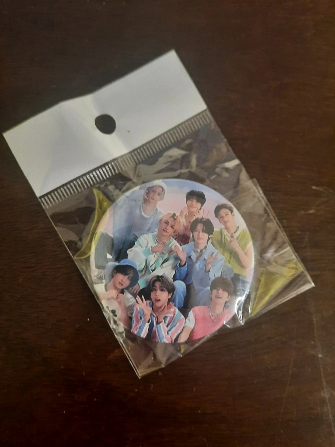 K POP  Photo Button Pin