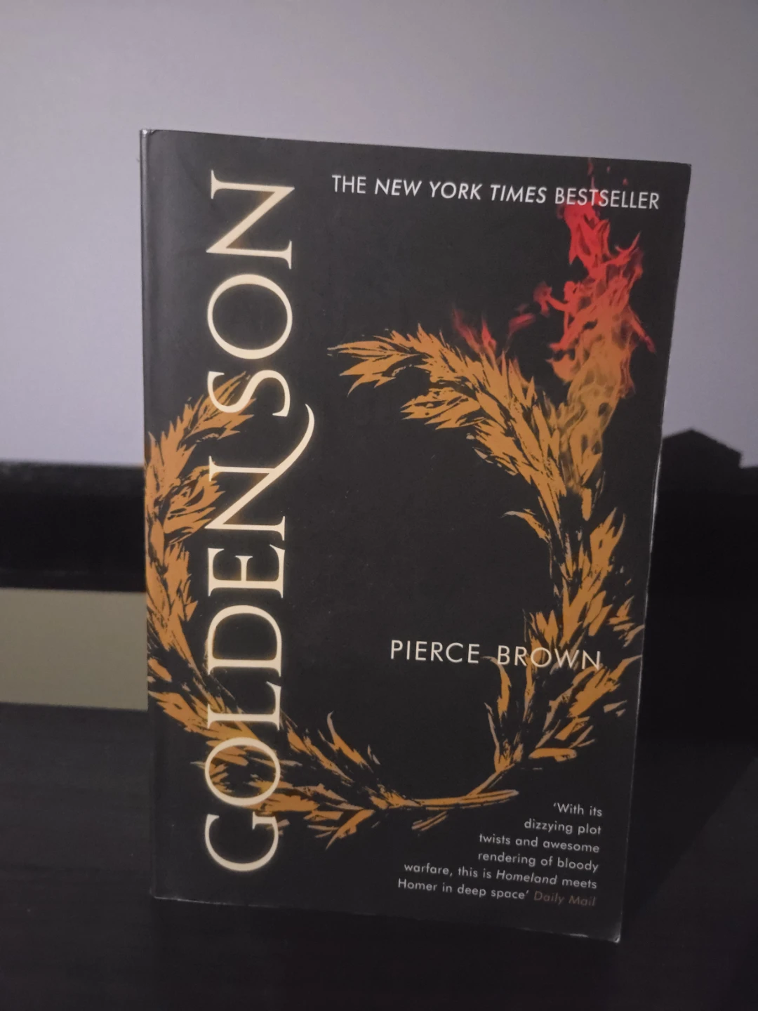Golden Son by Pierce Brown - Paperback Fiction Book.
