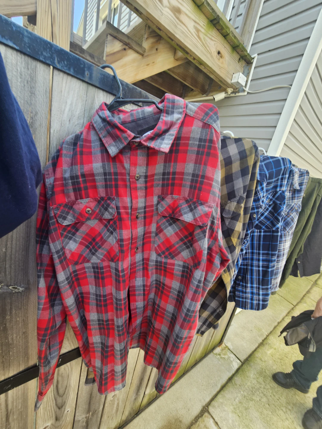 Rugged Wear Flannel Shirt Men's Size Large Red Plaid