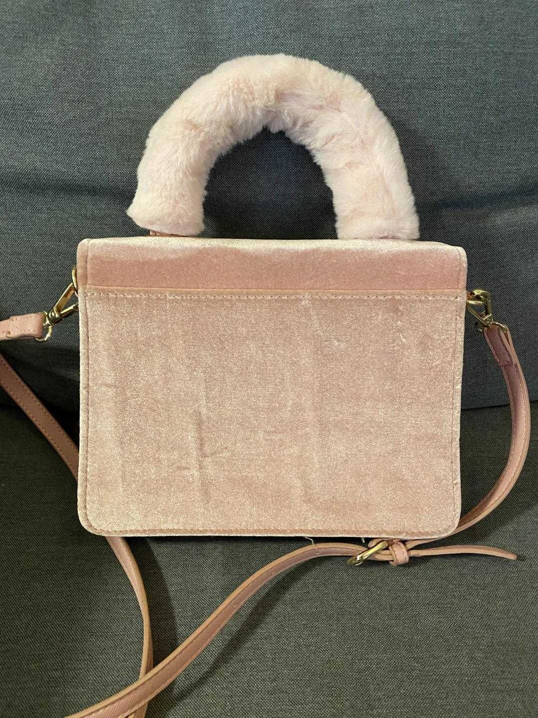 Pink Velvet Handbag with Faux Fur Handle - photo 3