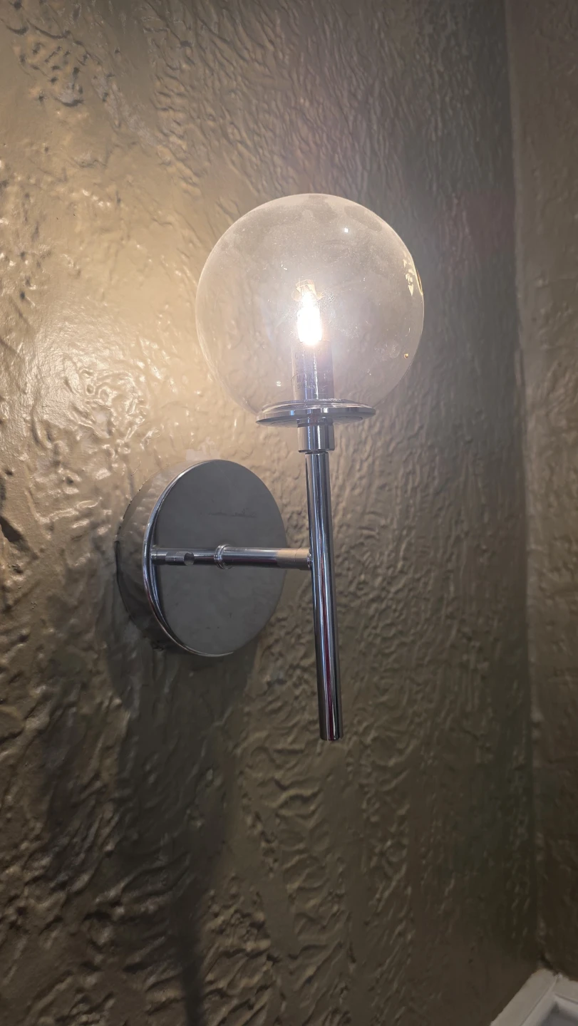 2 Modern wall lamps from Home Depot - photo 2