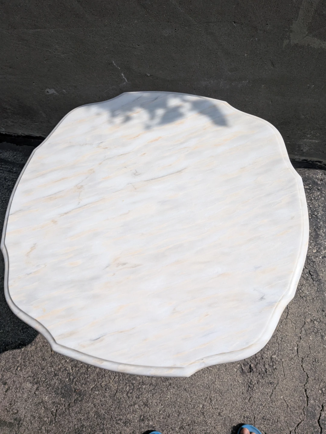 Vintage marble table with gold details - photo 2