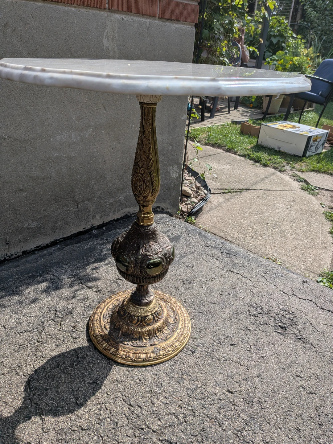 Vintage marble table with gold details - photo 4