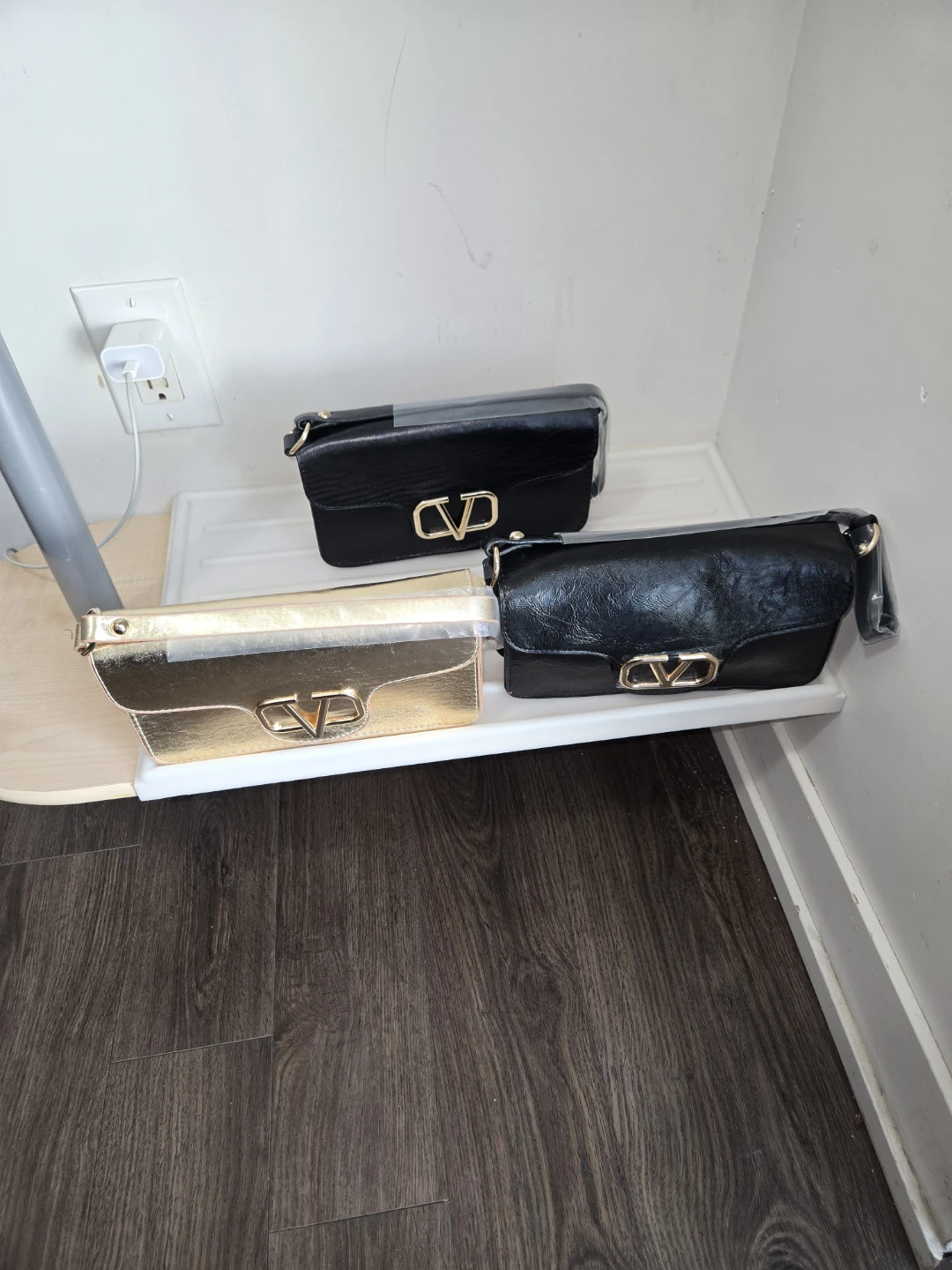 Purses and  Sandals - photo 3