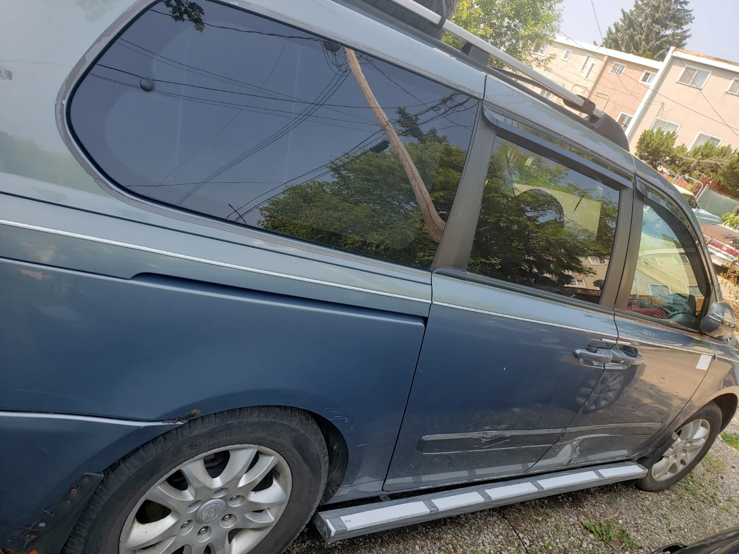 2008 Kia Sedona Van - For Parts - photo 2
