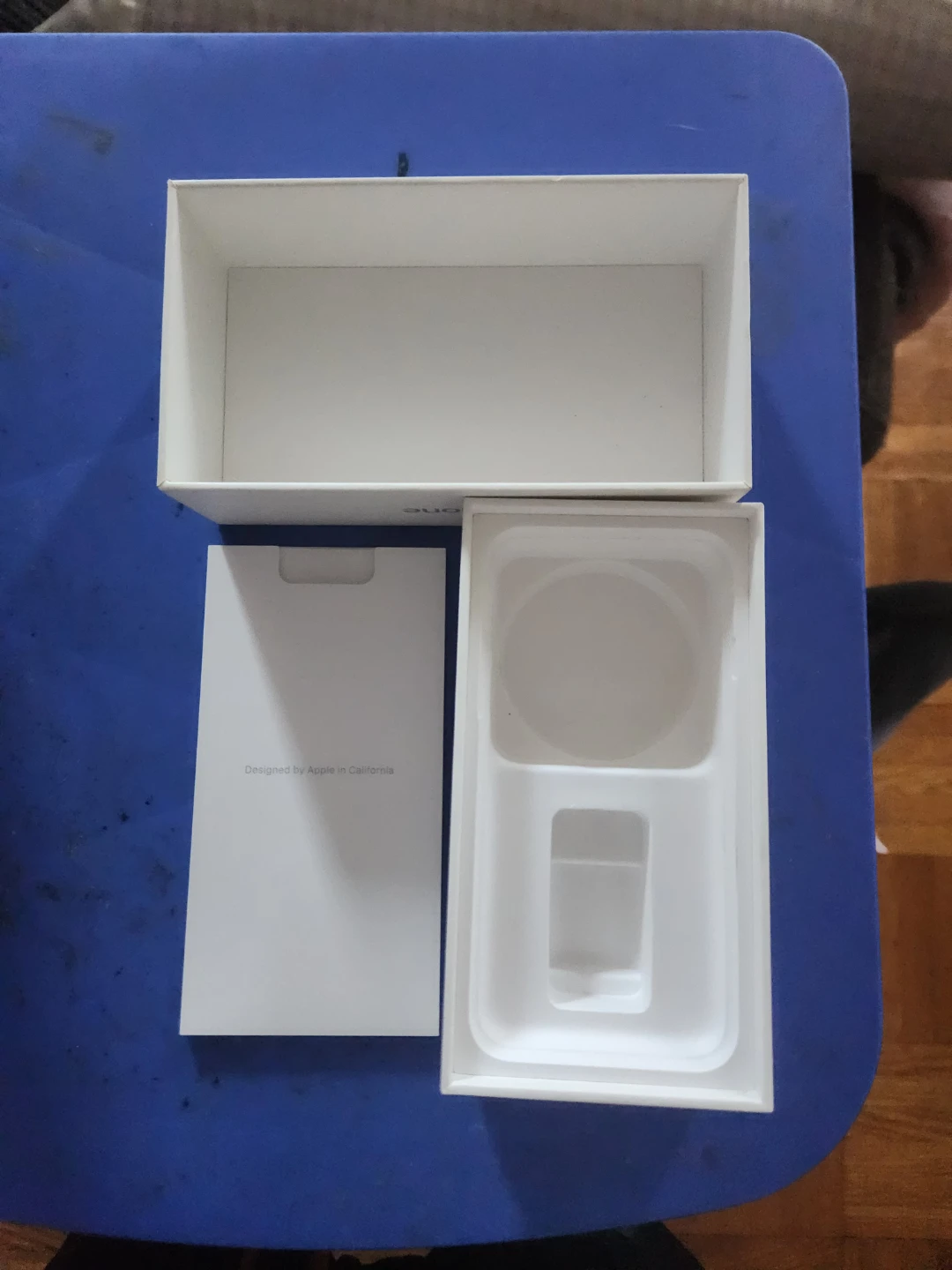 Apple iPhone 7 - 32GB - Box Only - photo 3