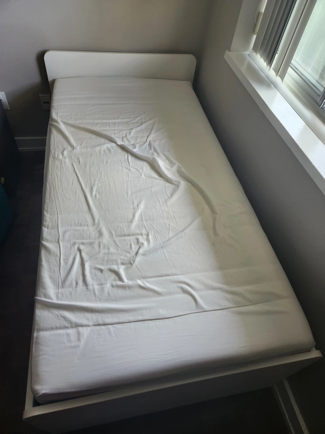 IKEA SLÄKT Twin Bed Frame w/ MORGEDAL  Mattress (Urgent Selling) - photo 2