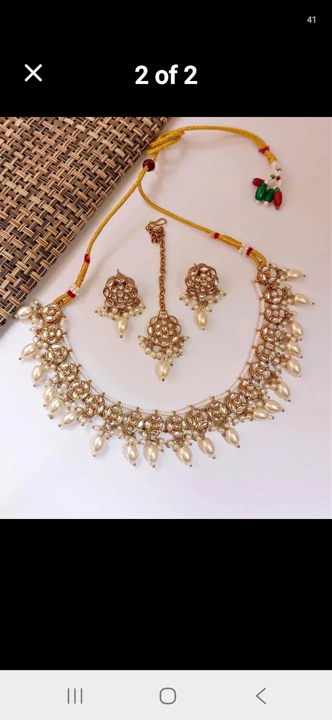 Jewellery Set with Necklace and Earrings