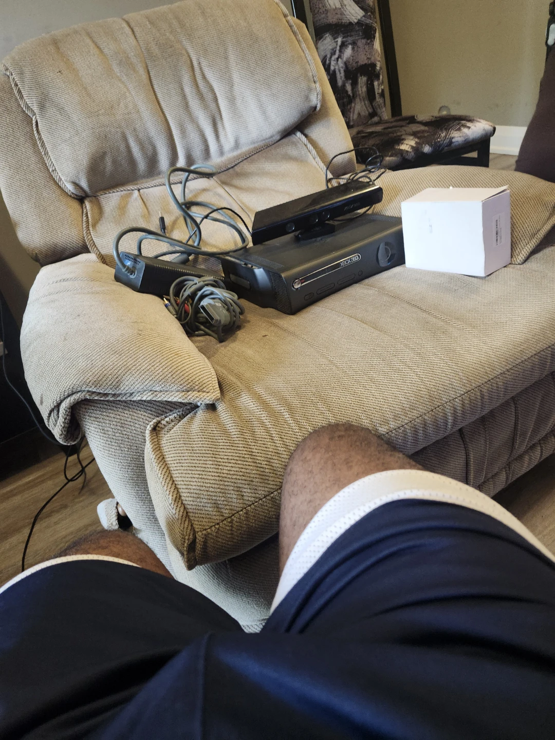 Xbox 360 Console with Kinect - photo 3