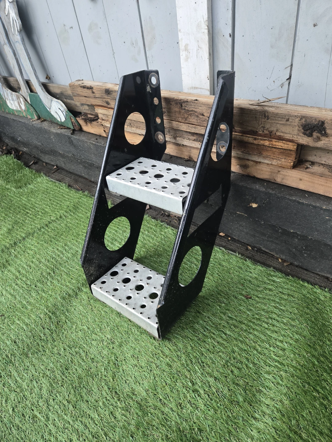 Heavy-Duty Commercial Truck 2-Step Assembly – Steel & Aluminum