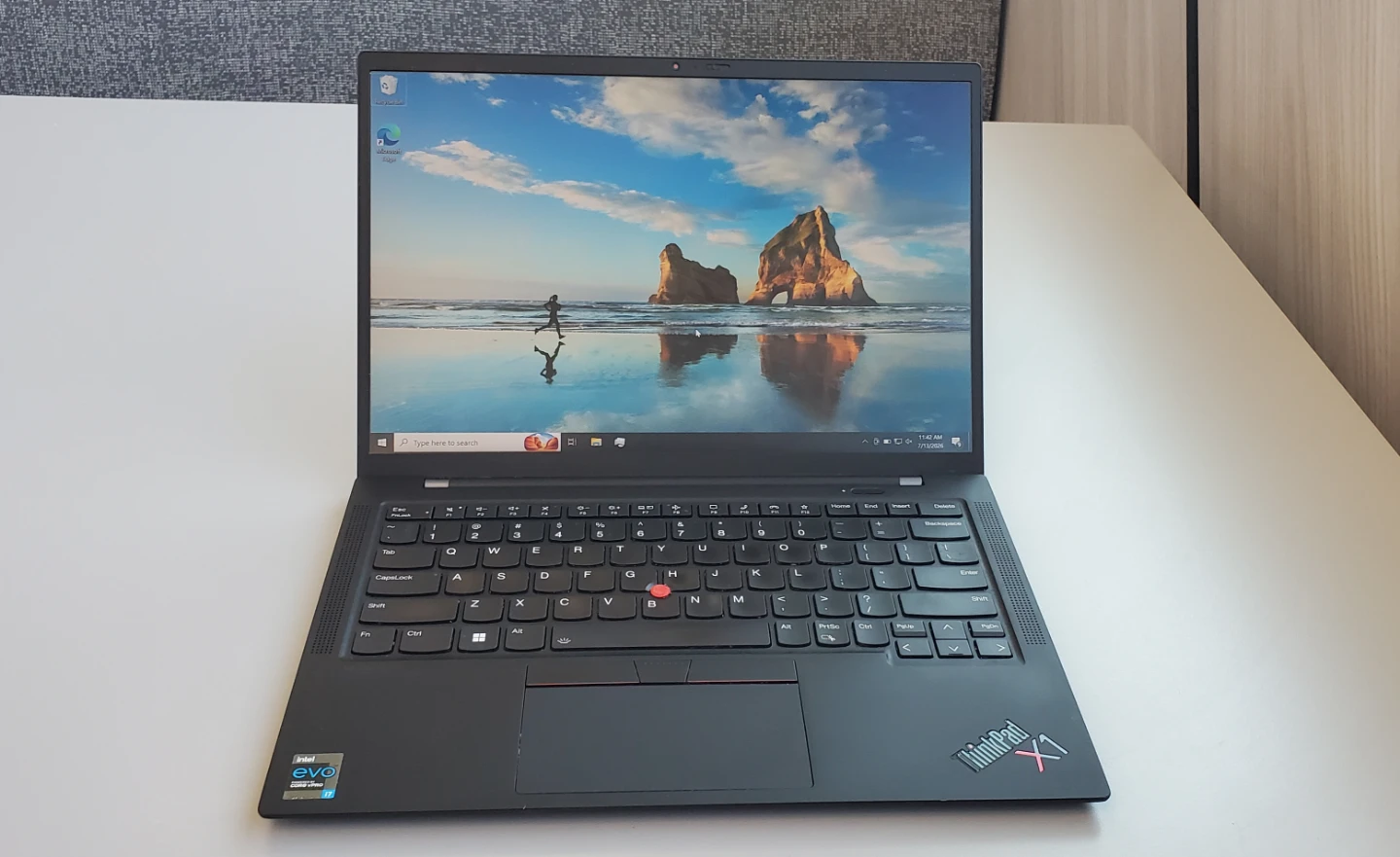 Lenovo ThinkPad X1 Carbon Gen 9 Laptop