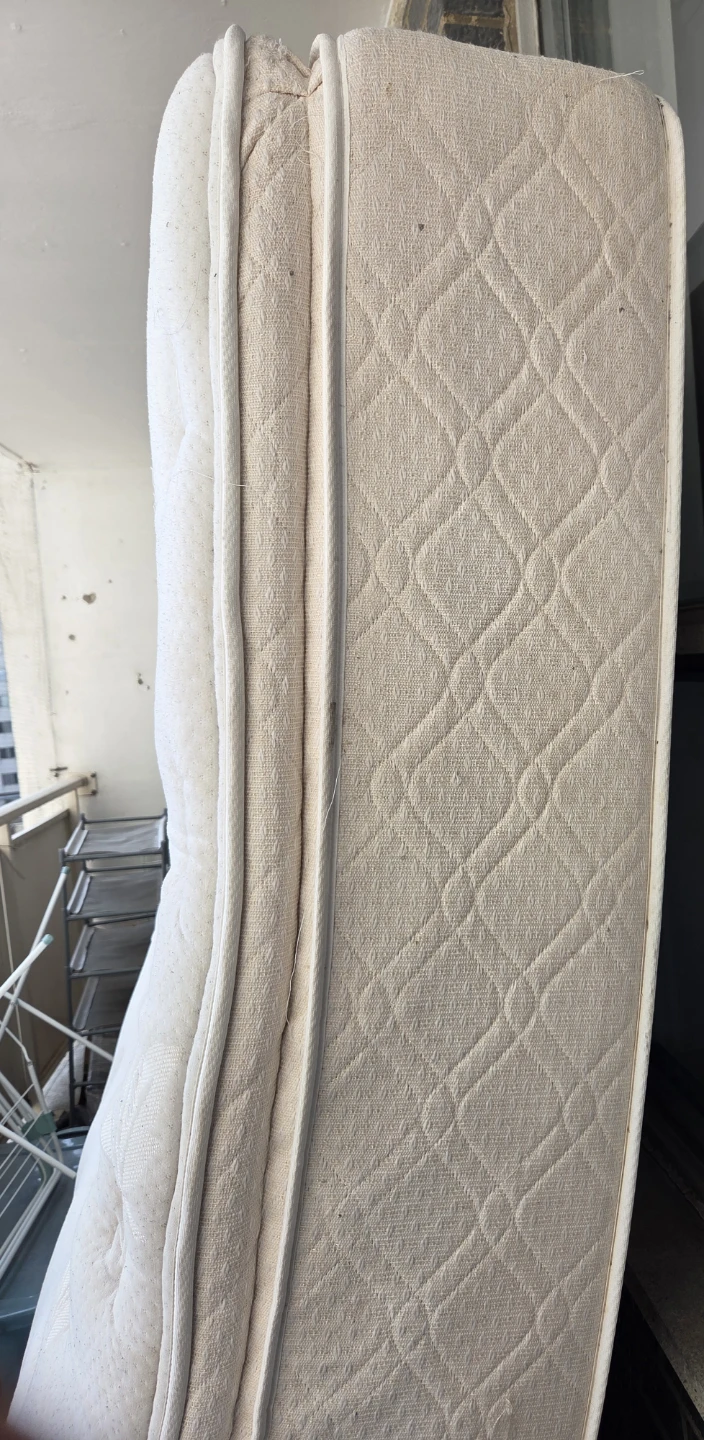 Queen size mattress - photo 2