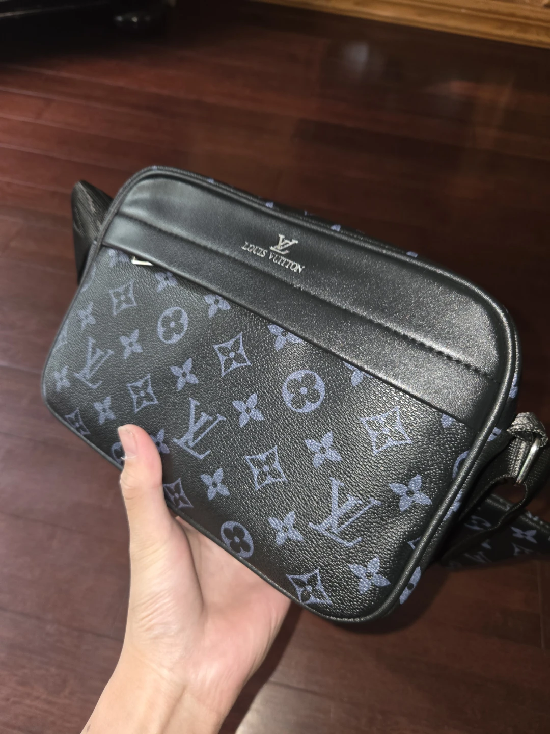 LV Deisgner side bag