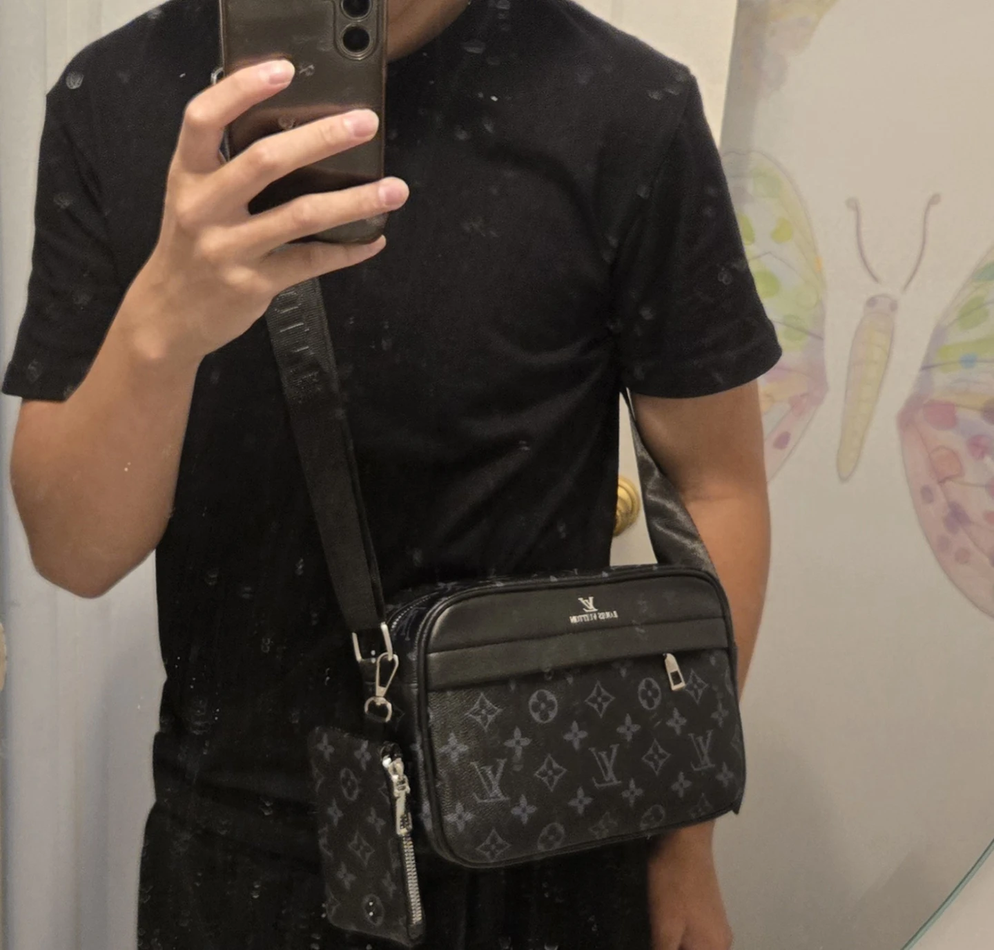 LV Deisgner side bag - photo 2