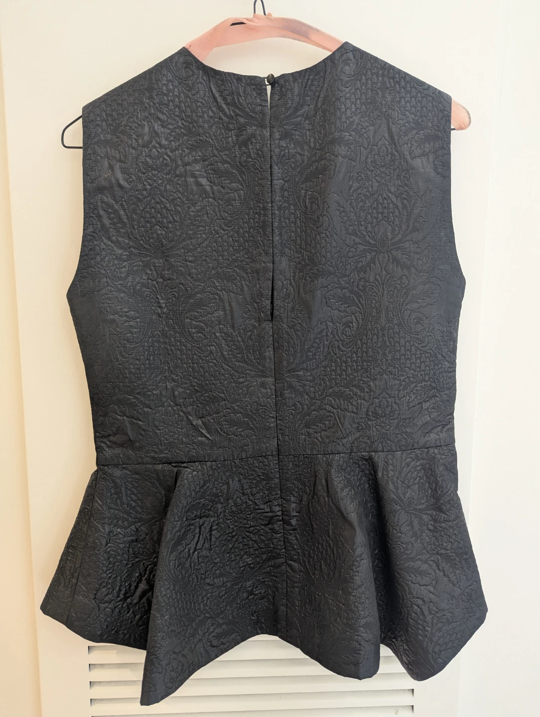 Elizabeth and James Black Brocade Peplum Top - photo 4